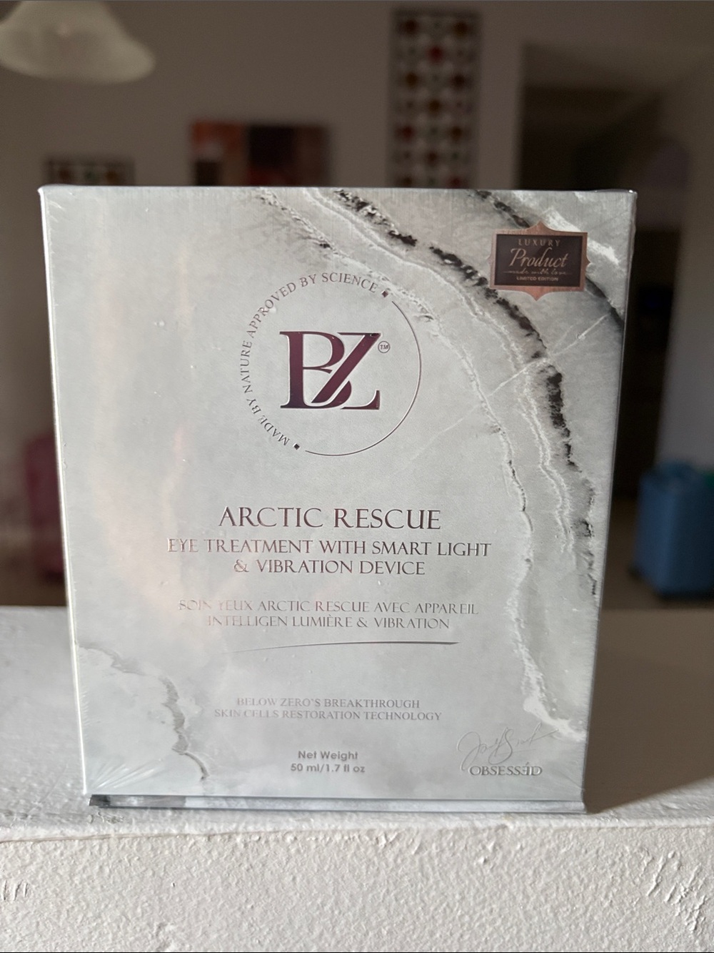 Arctic Rescue Eye Treatment with Smart Light & Vibration - Silver